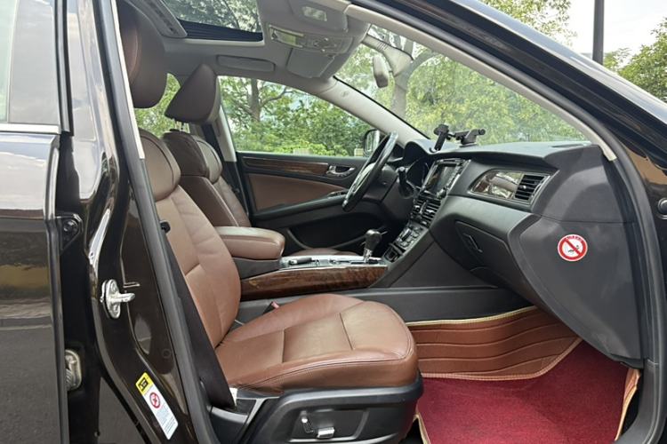 Used Hongqi H7 2015 2.0T Luxury Model Interior 1