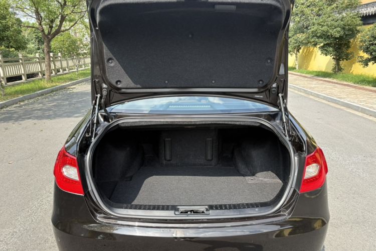 Used Hongqi H7 2015 2.0T Luxury Model Trunk