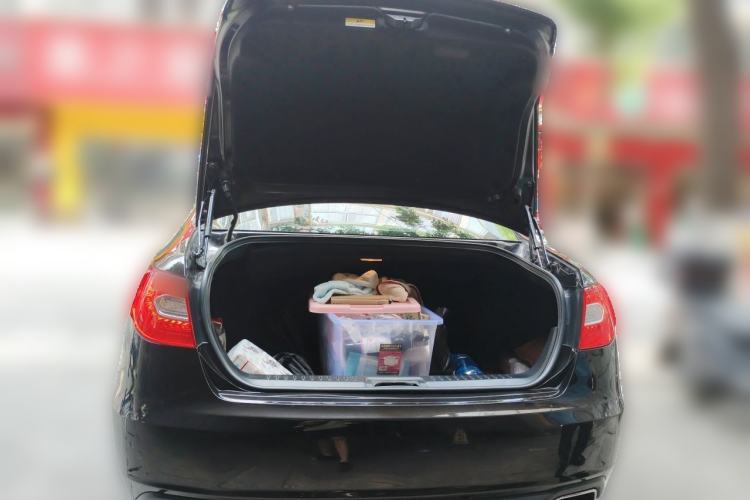 Used Hongqi H7 2015 2.0T Luxury Model Trunk