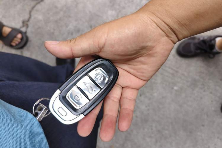 Used Hongqi H7 2015 2.0T Luxury Model Vehicle Key