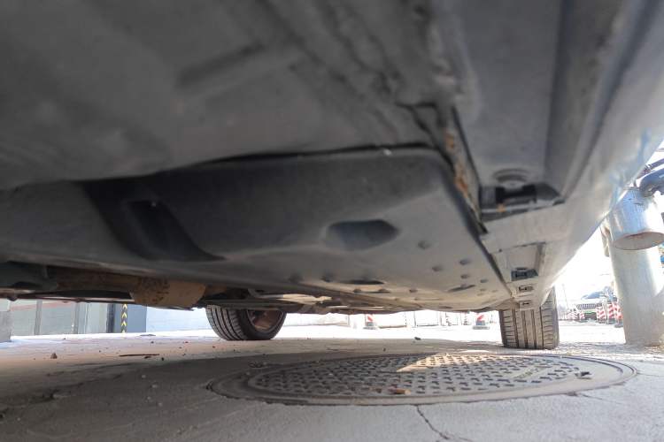Used Hongqi H7 2015 2.0T Luxury Model Chassis Front Left