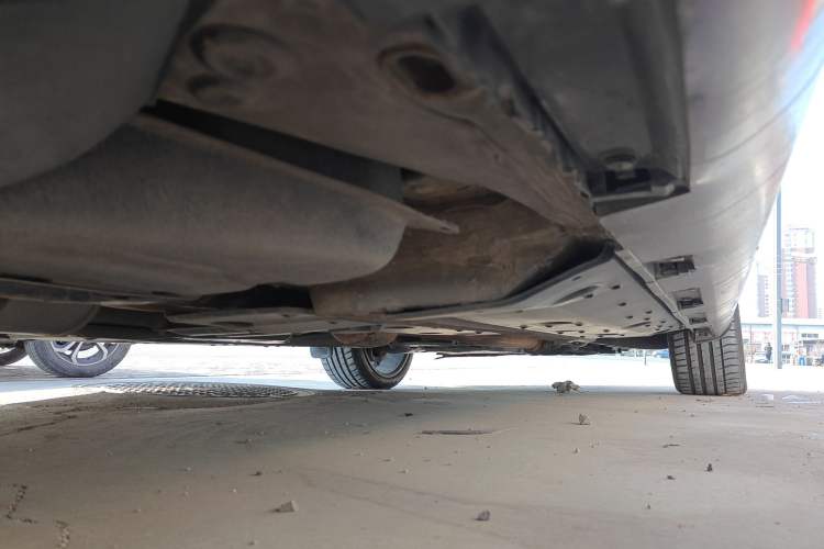 Used Hongqi H7 2015 2.0T Luxury Model Chassis Rear Right