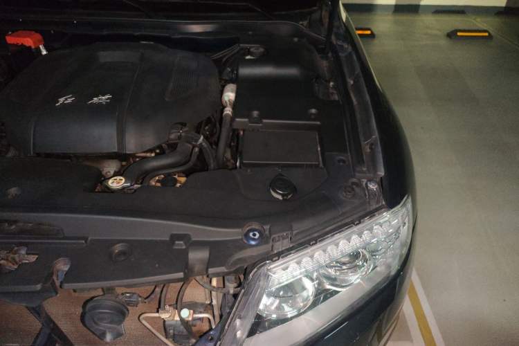 Used Hongqi H7 2015 1.8T Luxury Model Engine Bay Left