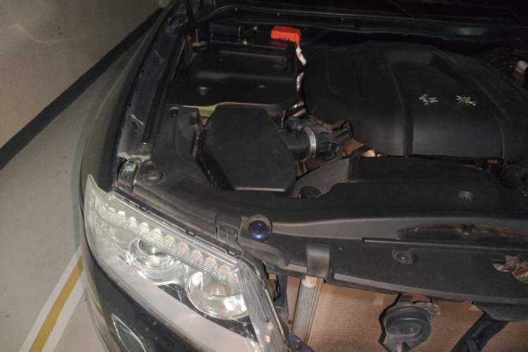 Used Hongqi H7 2015 1.8T Luxury Model Engine Bay Right