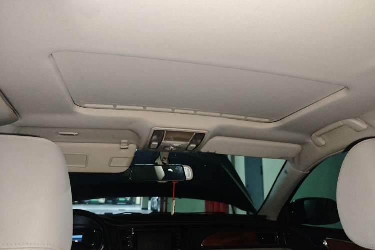 Used Hongqi H7 2015 1.8T Luxury Model Headliner