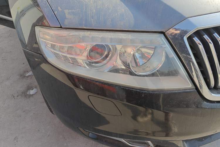 Used Hongqi H7 2015 2.0T Luxury Model Right Front Headlight