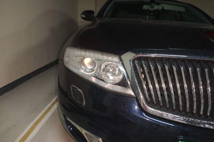 Used Hongqi H7 2015 1.8T Luxury Model Right Front Headlight