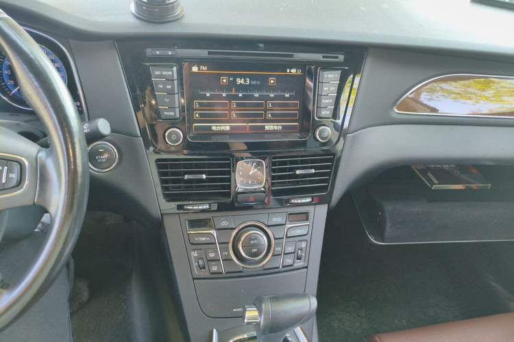 Used Hongqi H7  Audio And AC Panel