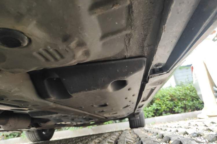Used Hongqi H7  Chassis Front Left