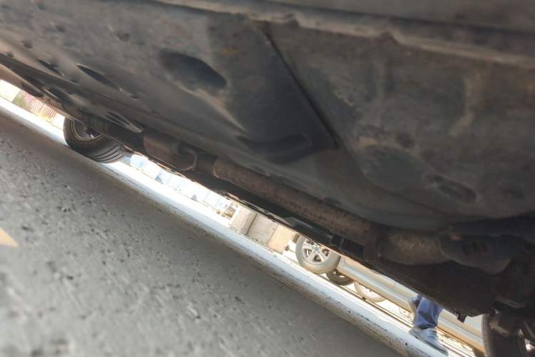 Used Hongqi H7  Chassis Front Right