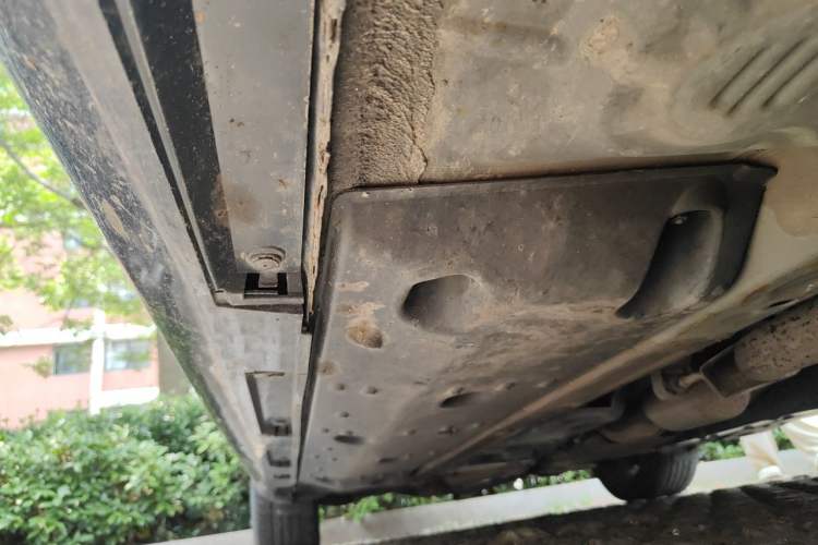 Used Hongqi H7  Chassis Front Right