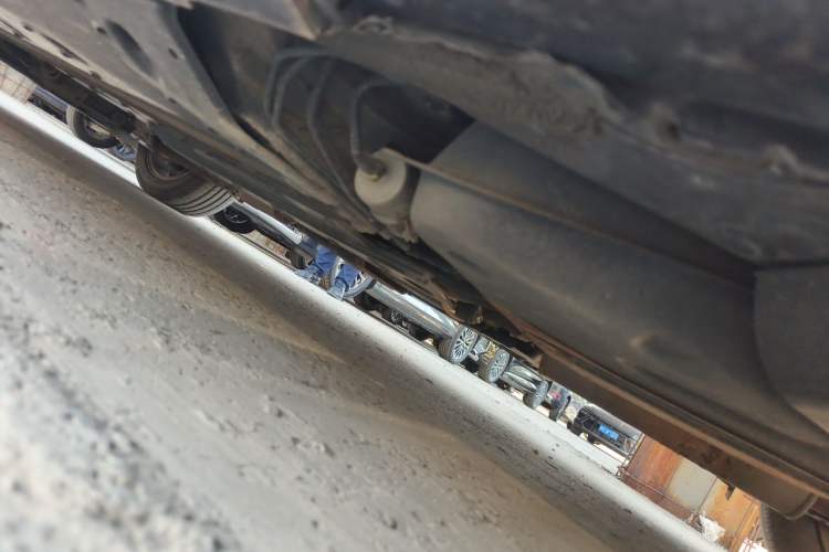 Used Hongqi H7  Chassis Rear Left