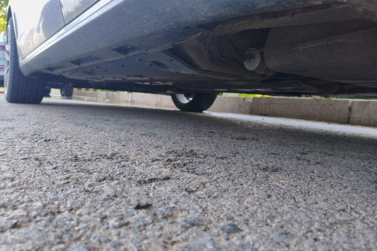 Used Hongqi H7  Chassis Rear Left