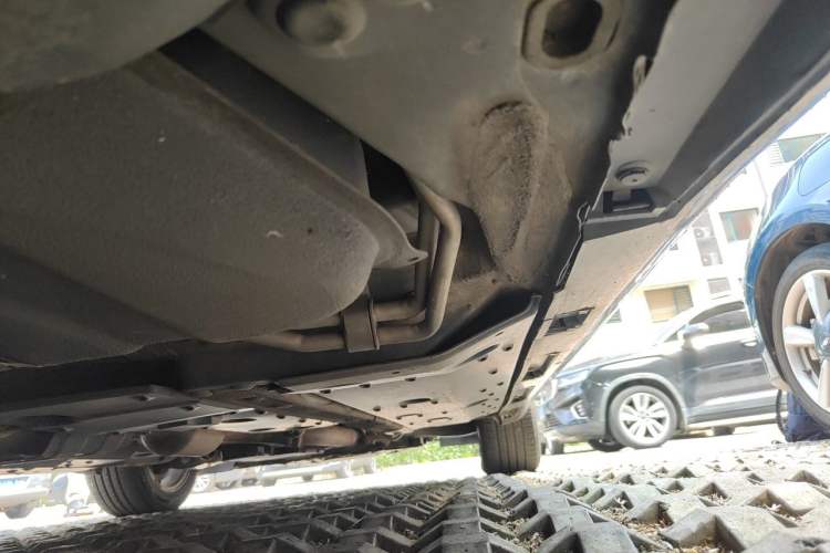 Used Hongqi H7  Chassis Rear Right