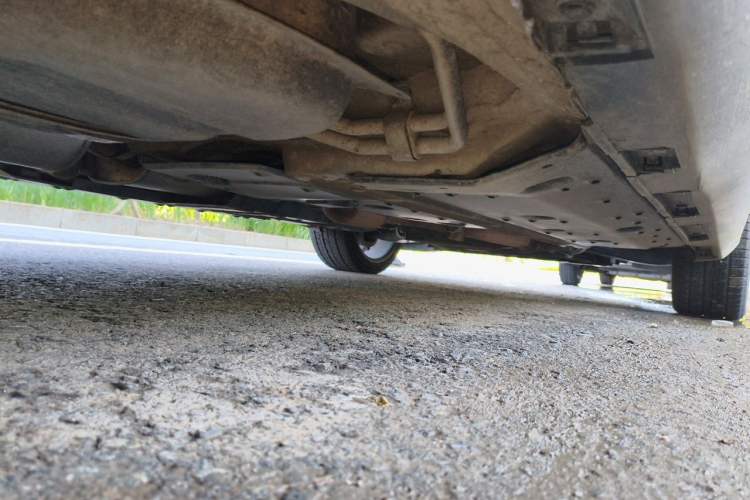 Used Hongqi H7  Chassis Rear Right