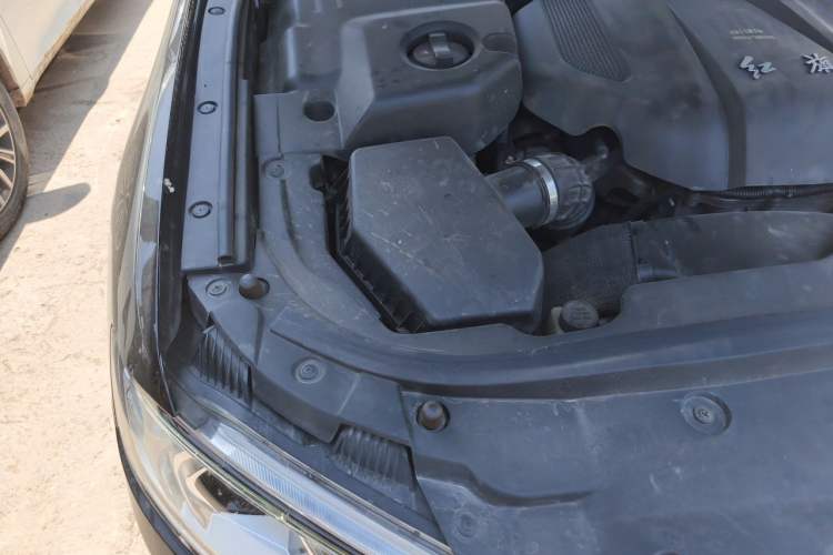 Used Hongqi H7  Engine Bay Right