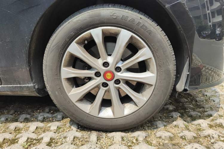 Used Hongqi H7  Right Front Wheel Hub