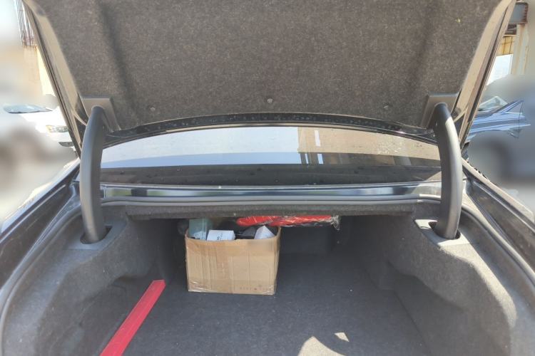 Used Hongqi H7  Trunk