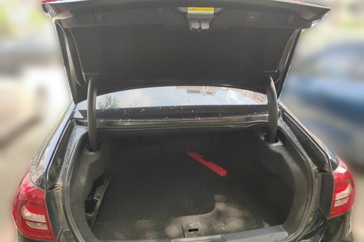 Used Hongqi H7  Trunk