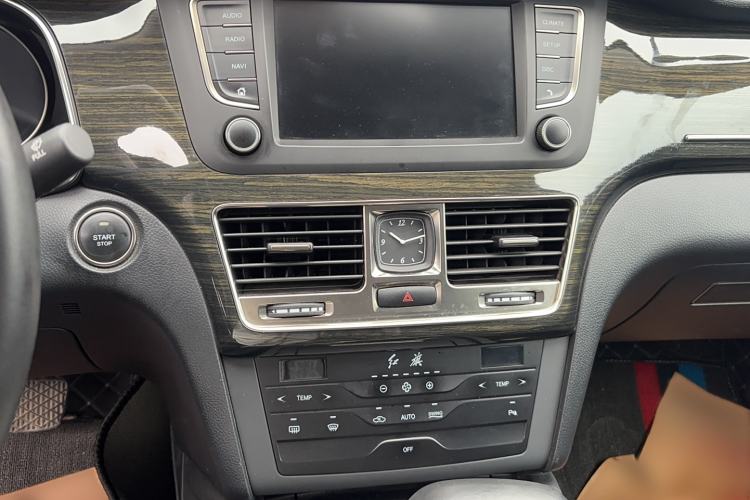 Used Hongqi H7 2017 1.8T Tech Model Audio And AC Panel