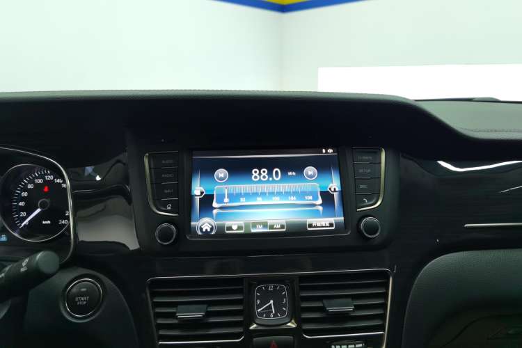 Used Hongqi H7 2017 1.8T Tech Model Audio And AC Panel