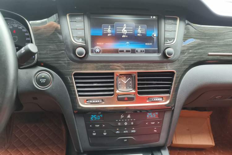 Used Hongqi H7 2017 1.8T Tech Model Audio And AC Panel