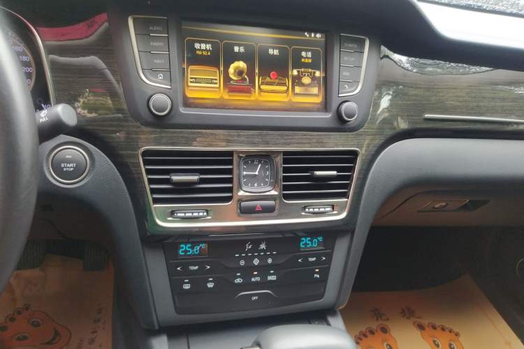 Used Hongqi H7 2017 1.8T Tech Model Audio And AC Panel