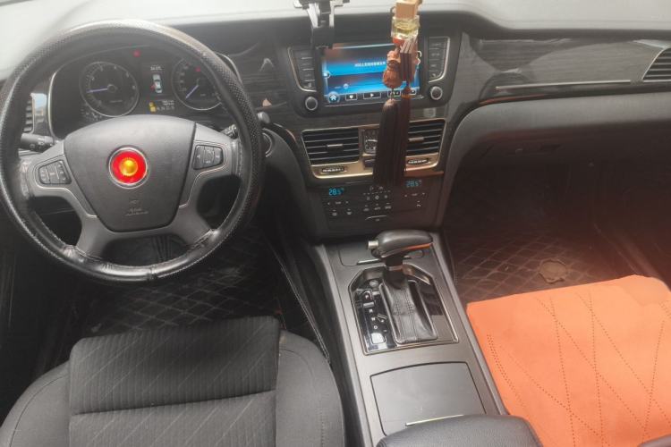 Used Hongqi H7 2017 1.8T Tech Model Center Console