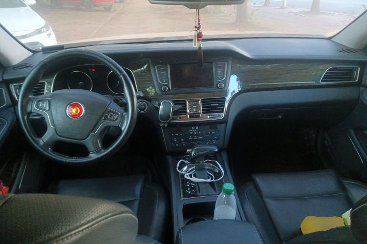 Used Hongqi H7 2017 2.0T Luxury Model Center Console