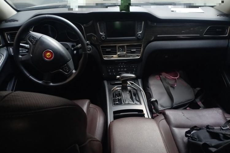 Used Hongqi H7 2017 2.0T Luxury Model Center Console