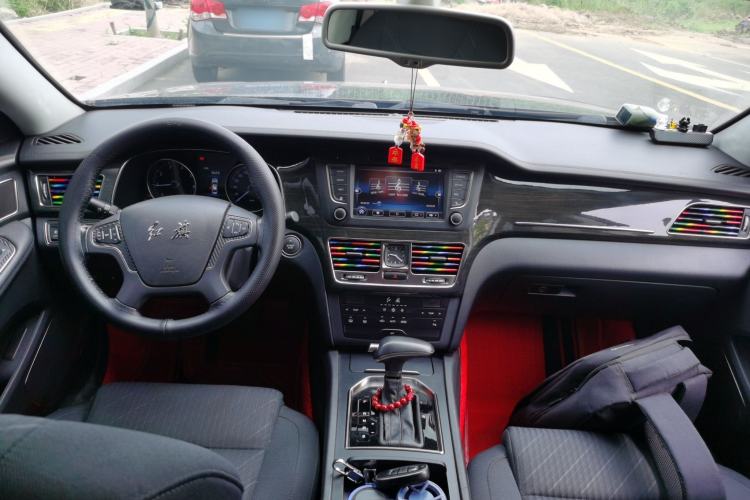Used Hongqi H7 2017 1.8T Tech Model Center Console