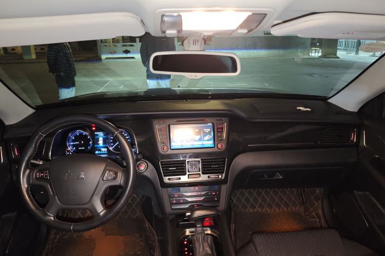 Used Hongqi H7 2017 1.8T Tech Model Center Console