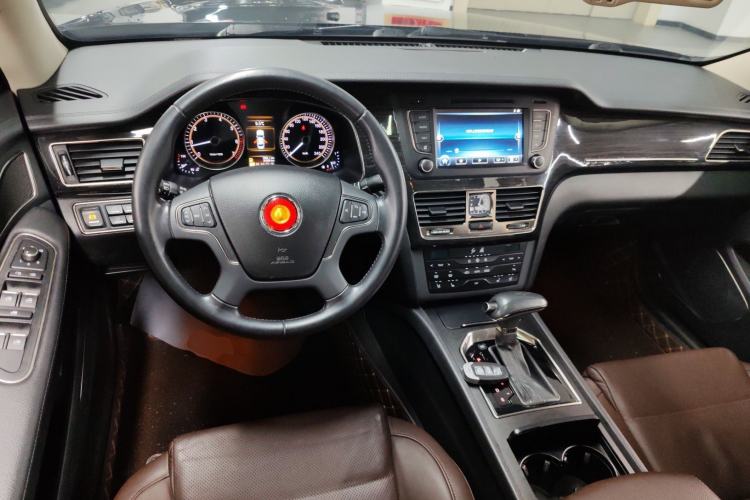 Used Hongqi H7 2017 1.8T Luxury Model Center Console