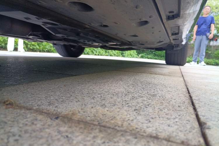 Used Hongqi H7  Chassis Front Left