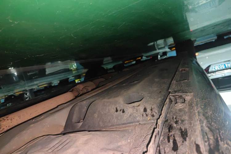 Used Hongqi H7  Chassis Front Right