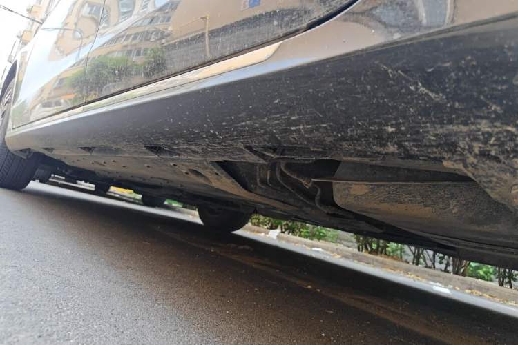 Used Hongqi H7 2017 2.0T Luxury Model Chassis Rear Left