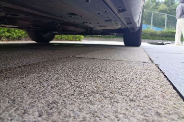 Used Hongqi H7  Chassis Rear Right