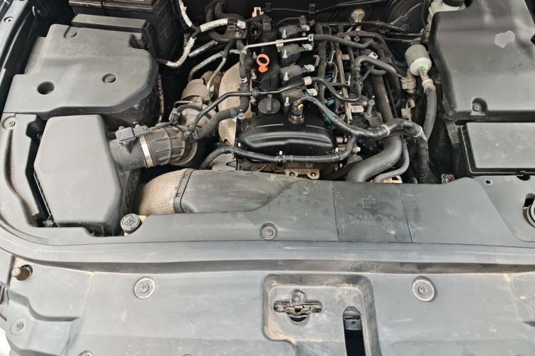 Used Hongqi H7 2017 1.8T Luxury Model Engine Bay
