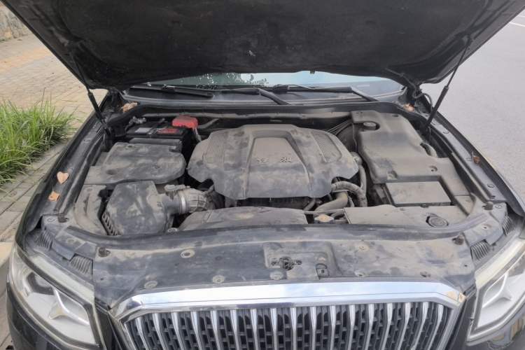 Used Hongqi H7 2017 2.0T Luxury Model Engine Bay