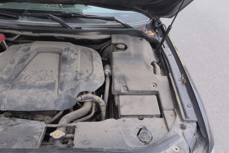 Used Hongqi H7 2017 2.0T Luxury Model Engine Bay Left