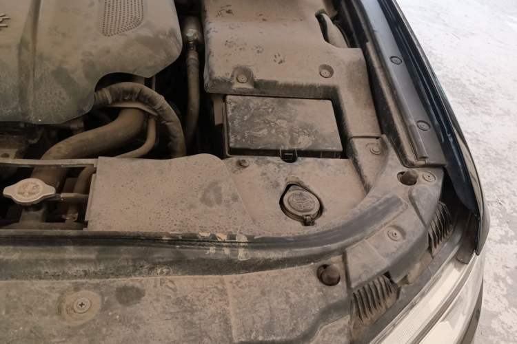 Used Hongqi H7 2017 1.8T Tech Model Engine Bay Left