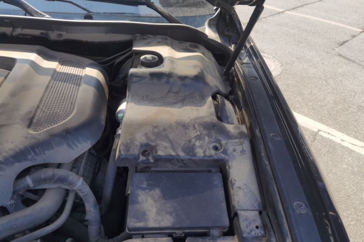 Used Hongqi H7 2017 1.8T Tech Model Engine Bay Left
