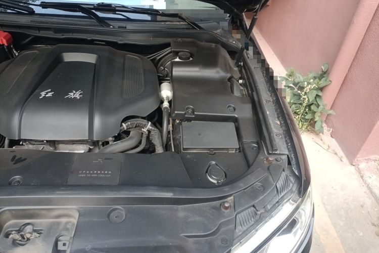 Used Hongqi H7 2017 2.0T Luxury Model Engine Bay Left