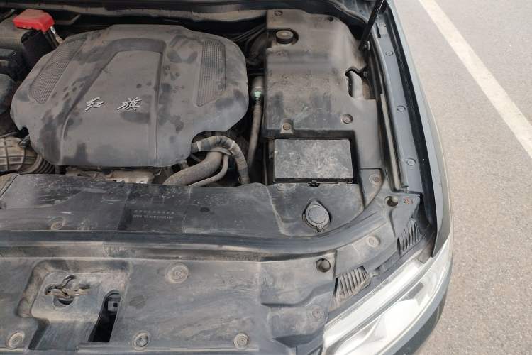 Used Hongqi H7 2017 2.0T Luxury Model Engine Bay Left