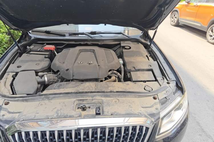 Used Hongqi H7 2017 2.0T Luxury Model Engine Bay Left