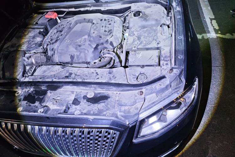 Used Hongqi H7 2017 1.8T Tech Model Engine Bay Left