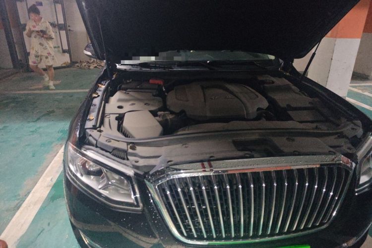 Used Hongqi H7 2017 2.0T Luxury Model Engine Bay Right
