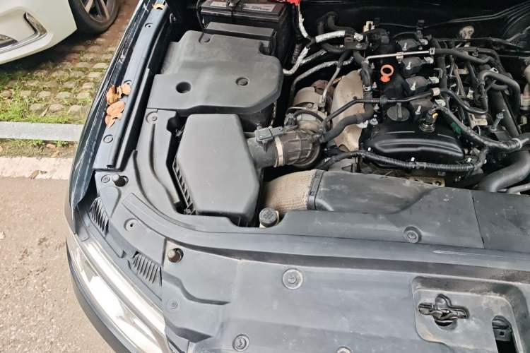 Used Hongqi H7 2017 1.8T Luxury Model Engine Bay Right