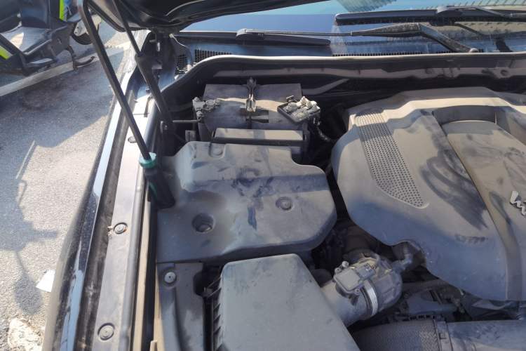 Used Hongqi H7 2017 1.8T Tech Model Engine Bay Right