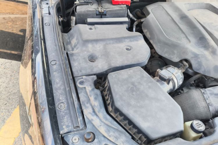 Used Hongqi H7 2017 2.0T Luxury Model Engine Bay Right